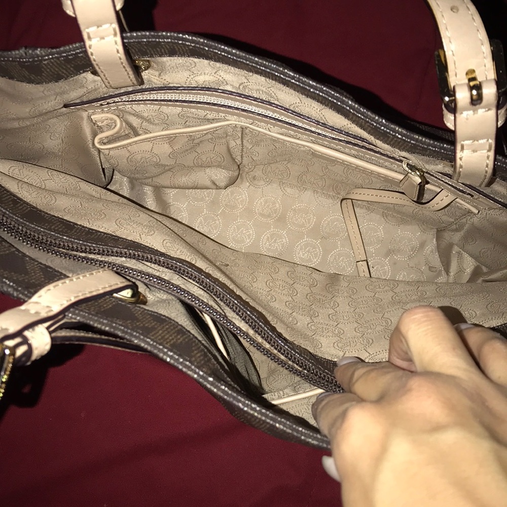 Michael Kors bag - Picture 2 of 3